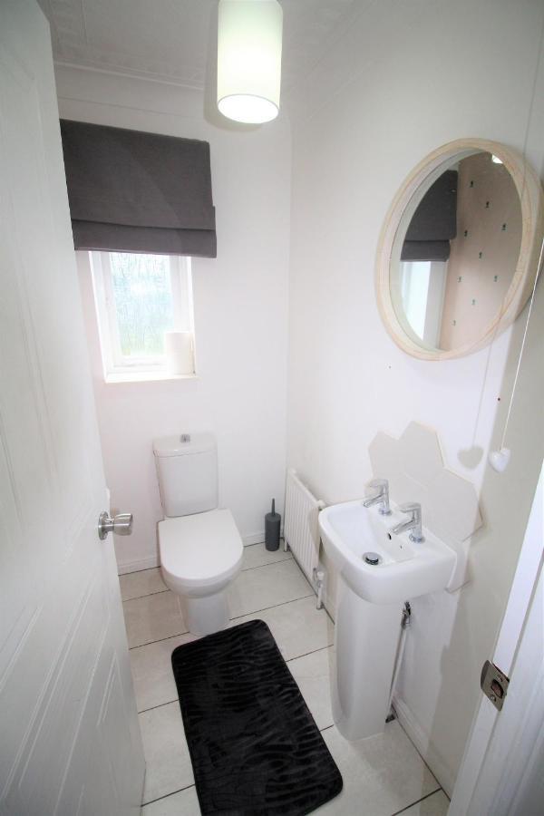Doncaster - Warmsworth - Great Customer Feedback - 3 Bed Detached House - Private Garden & Parking Plus Garage - Quiet Cul De Sac Location - Dog Friendly - Fast Wifi - Close To Motorway Access Ngoại thất bức ảnh